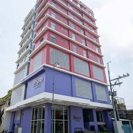 Myspace Hotel Comembo Taguig Eksteriør billede